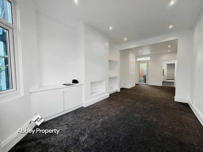 3 Bedroom Terraced House To Rent In Colin Road Luton, Near Round Green, LU2