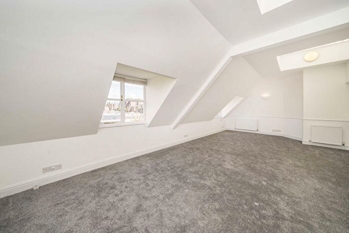 2 Bedroom Flat To Rent In Abingdon Villas, Kensington, W8