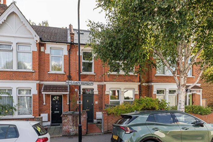 5 Bedroom Terraced House For Sale In Haldan Road, Highams Park, E4