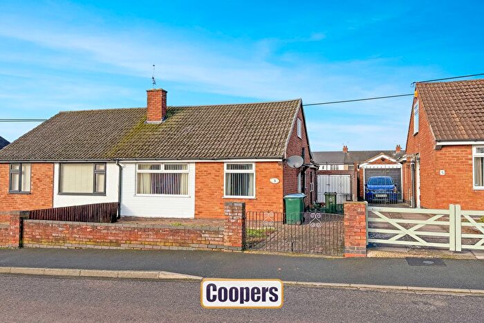 2 Bedroom Semi Detached Bungalow For Sale In Wroxall Drive, Willenhall, CV3