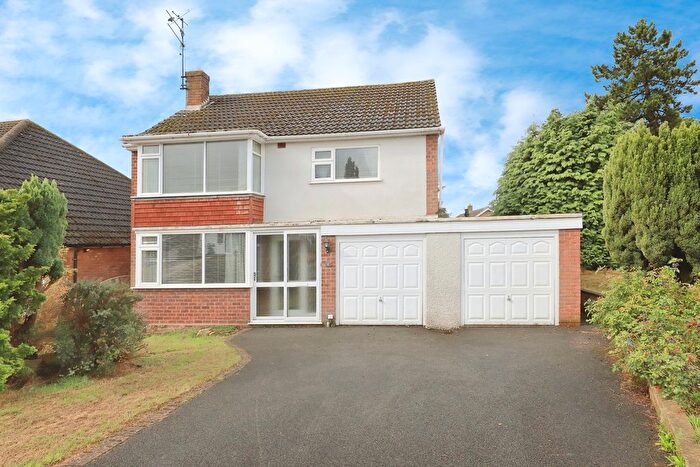 3 Bedroom Detached House For Sale In Claerwen Avenue, Stourport-On-Severn, Worcestershire, DY13