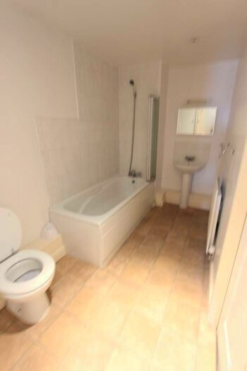 1 Bedroom Apartment To Rent In Winkfield Road, London, N22