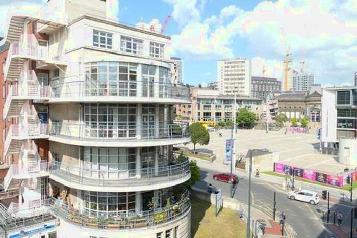 2 Bedroom Apartment To Rent In Portland Place, Calverley Street, LS1