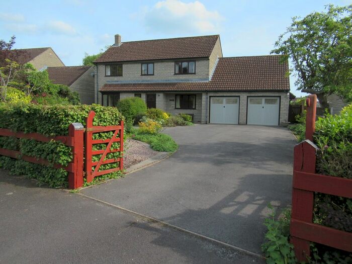 4 Bedroom Detached House To Rent In Church Street, Somerton, TA11