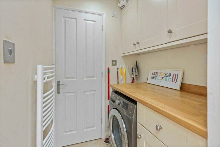 3 Bedroom Terraced House For Sale In Ainsworth Street, Cambridge, CB1