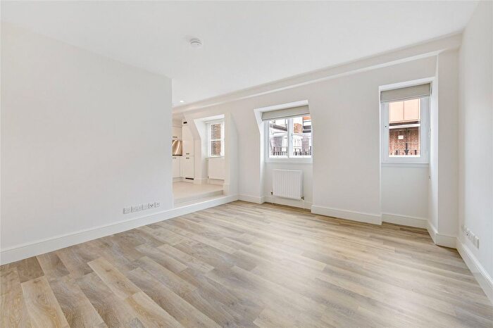 2 Bedroom Flat To Rent In Sloane Square, London, SW1W