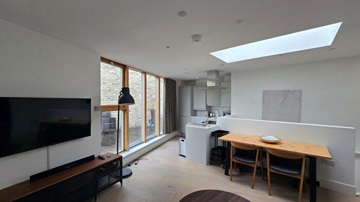 1 Bedroom Apartment To Rent In Peckham Road, Peckham Road, London, SE15