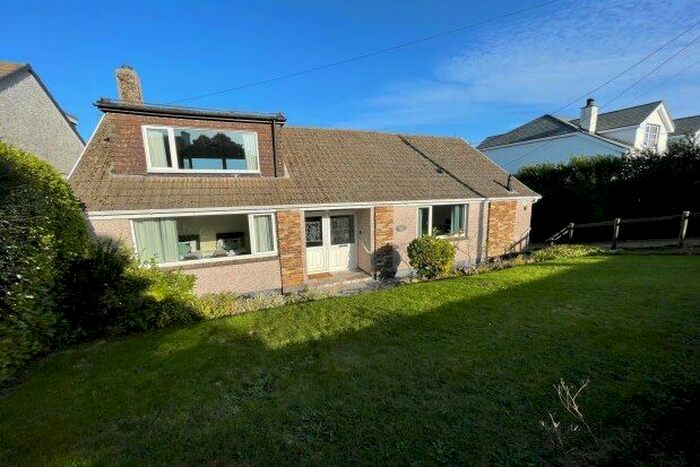 3 Bedroom Property To Rent In Tregos Road, St. Ives, TR26