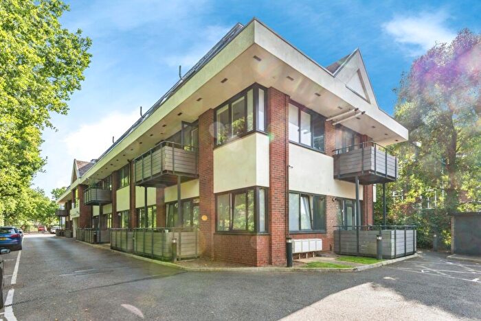 2 Bedroom Flat For Sale In Challenge Court, Leatherhead, Surrey, KT22