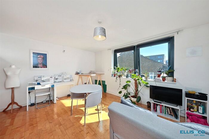 2 Bedroom Flat To Rent In Vista Building, Bow Road, London, E3