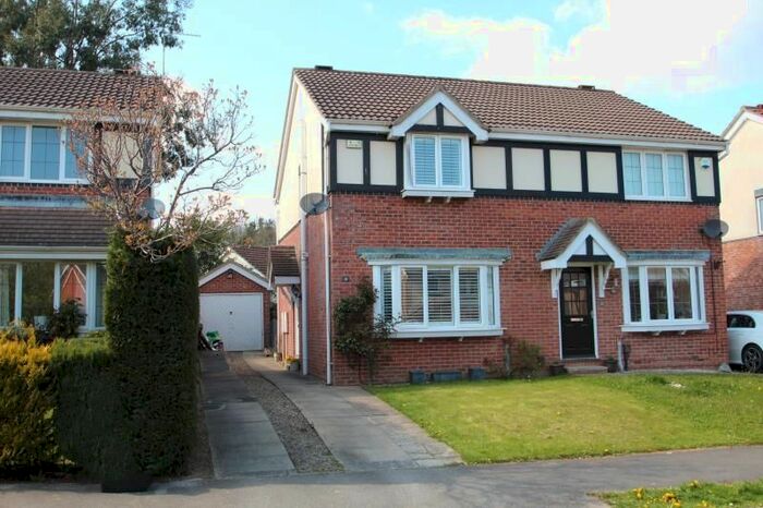 3 Bedroom Semi-Detached House To Rent In Heather Way, Harrogate, North Yorkshire, HG3