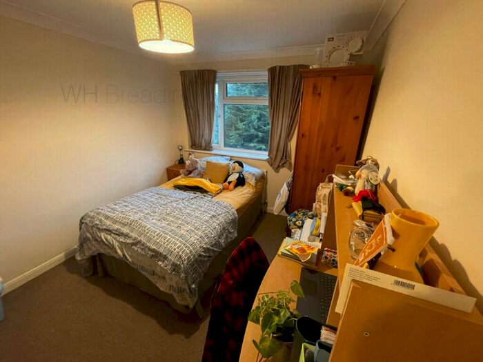 5 Bedroom Semi-Detached House To Rent In Westerham Close, Canterbury, CT2