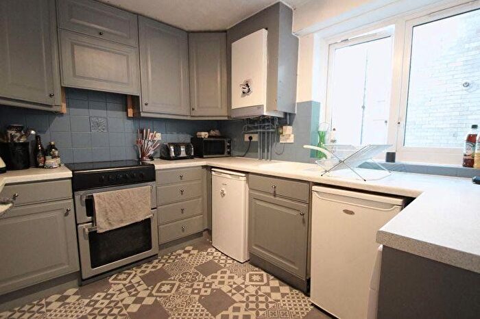 2 Bedroom Flat To Rent In Trevelyan Crescent, Stratford-Upon-Avon, Warwickshire, CV37