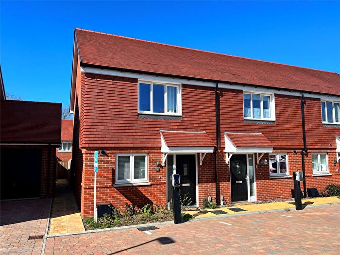 2 Bedroom End Of Terrace House For Sale In Guildford, Surrey, GU3