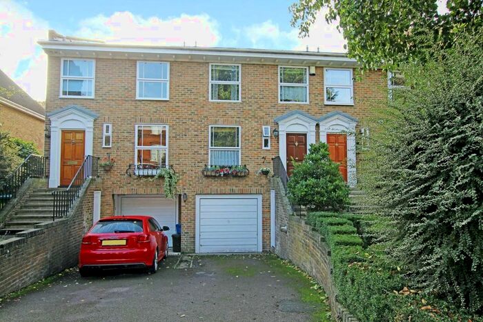 3 Bedroom Property To Rent In Waldegrave Park, Twickenham, TW1