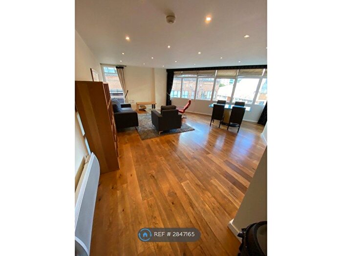 3 Bedroom Flat To Rent In Thomas Lane, Bristol, BS1