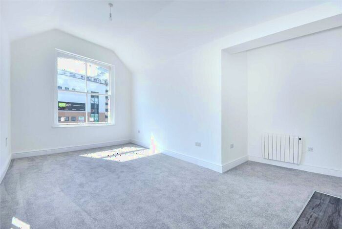 2 Bedroom Apartment To Rent In Faringdon House, Faringdon Road, Swindon, Wiltshire, SN1