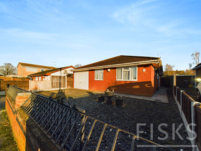4 Bedroom Bungalow For Sale In New Park Road, Benfleet, SS7