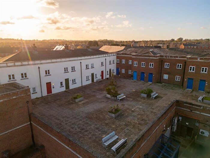 2 Bedroom Apartment For Sale In Wedgewood Street, Aylesbury, HP19