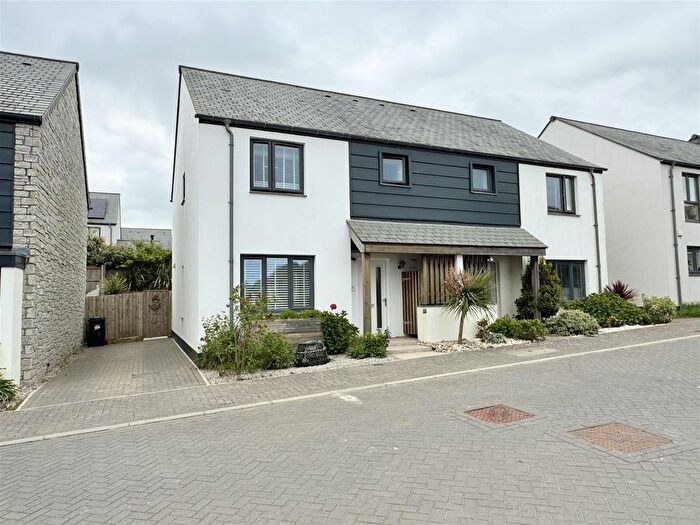 3 Bedroom Semi-Detached House For Sale In Halwyn Avenue, Crantock, Newquay, TR8