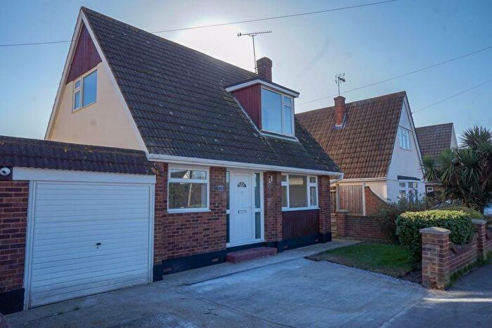 3 Bedroom Detached House To Rent In Labworth Road, Canvey Island, SS8
