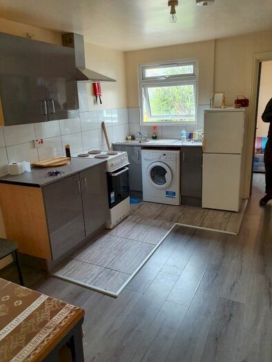 2 Bedroom Flat To Rent In Local Eateries, Supermarkets, Schools Etc.., Birmingham, B8