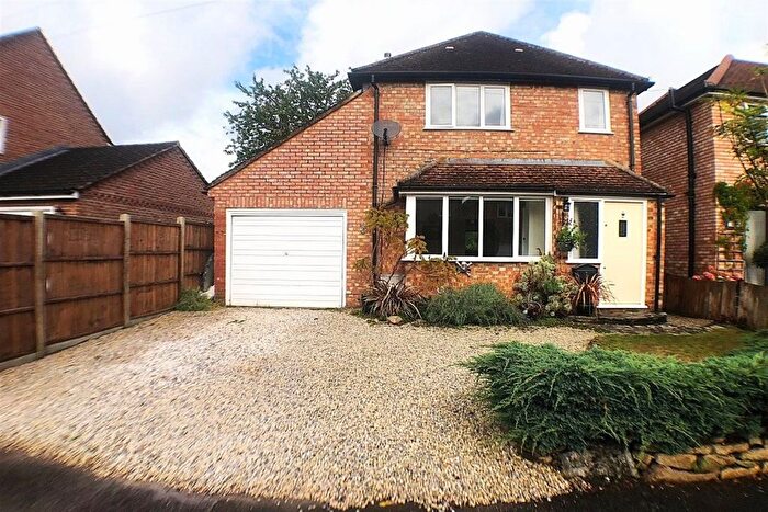 4 Bedroom Detached House For Sale In Wood Road, Godalming, GU7