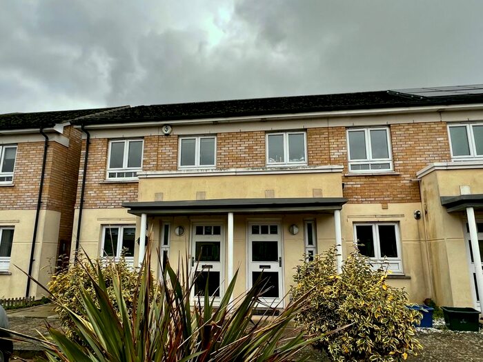 3 Bedroom Terraced House To Rent In Elvedon Road, Feltham, TW13