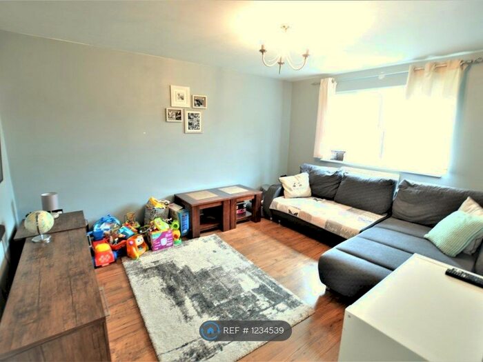 2 Bedroom Flat To Rent In Sydenham Gardens, Chalvey Grove SL1