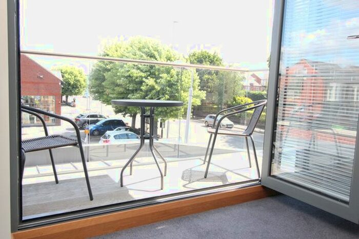 2 Bedroom Flat To Rent In Radcliffe Road, West Bridgford, Nottingham, NG2