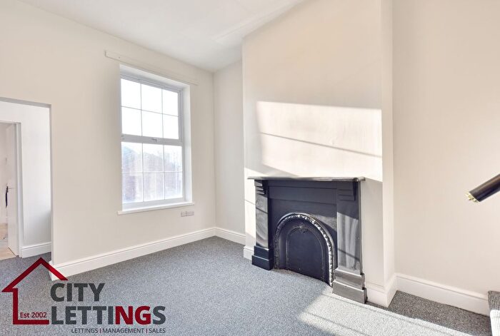 2 Bedroom Flat To Rent In Mansfield Road, City Centre, NG1