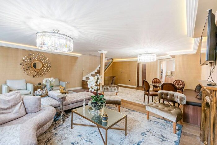 4 Bedroom Flat For Sale In Stanhope Place, Hyde Park Estate, London, W2