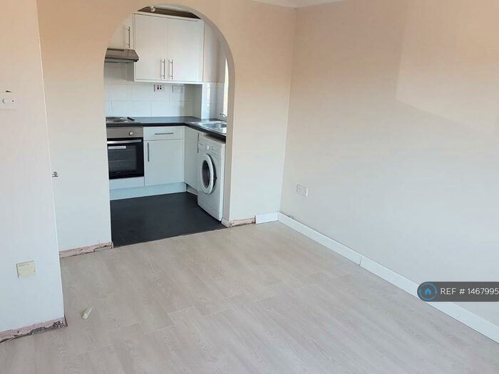 1 Bedroom Flat To Rent In Westoria Court, Westoning, Bedford, MK45
