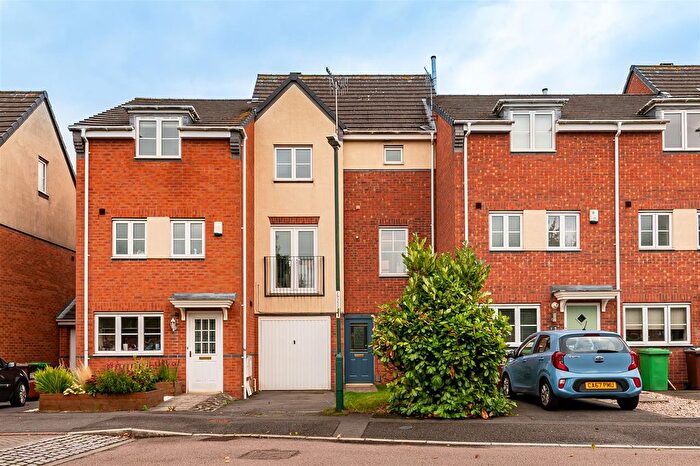 3 Bedroom Terraced House For Sale In Stanhope Avenue, Nottingham, NG5