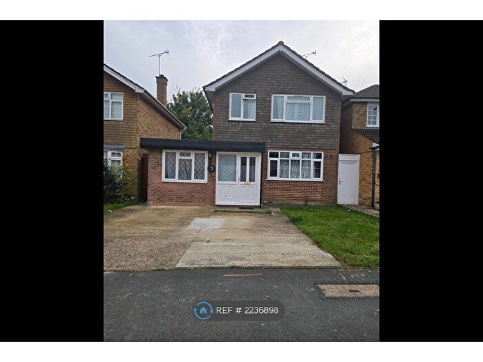 4 Bedroom Detached House To Rent In All Saints Crescent, Watford, WD25