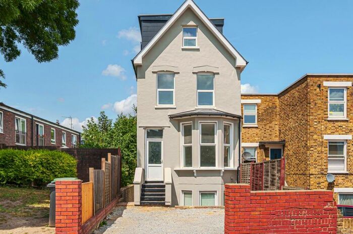 1 Bedroom Flat To Rent In Dermody Road London, SE13