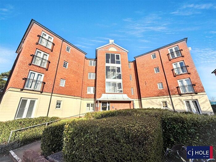 2 Bedroom Apartment For Sale In Lime Court, Great Western Road, Gloucester, GL1