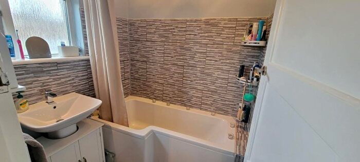 2 Bedroom End Of Terrace House To Rent In St. Crispins Avenue, Wellingborough, NN8