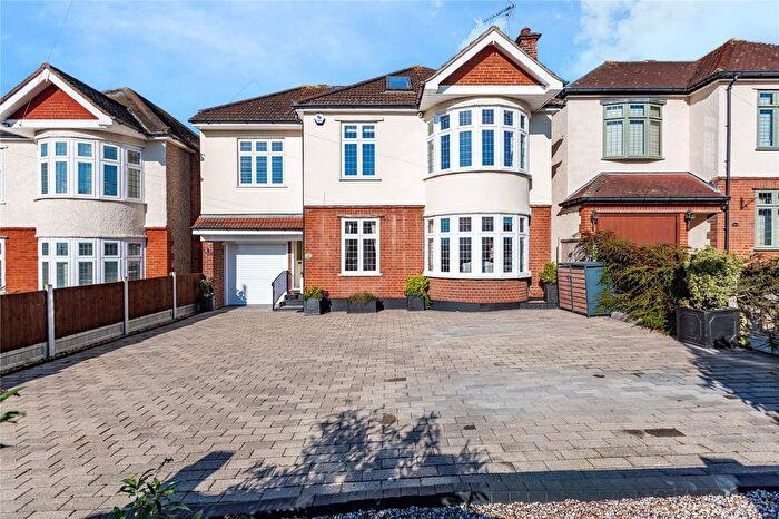 5 Bedroom Detached House For Sale In Claremont Gardens, Upminster, RM14