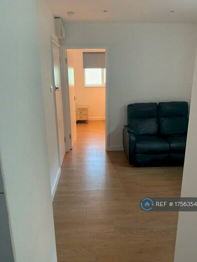 1 Bedroom Flat To Rent In North Circular Road, London, N13