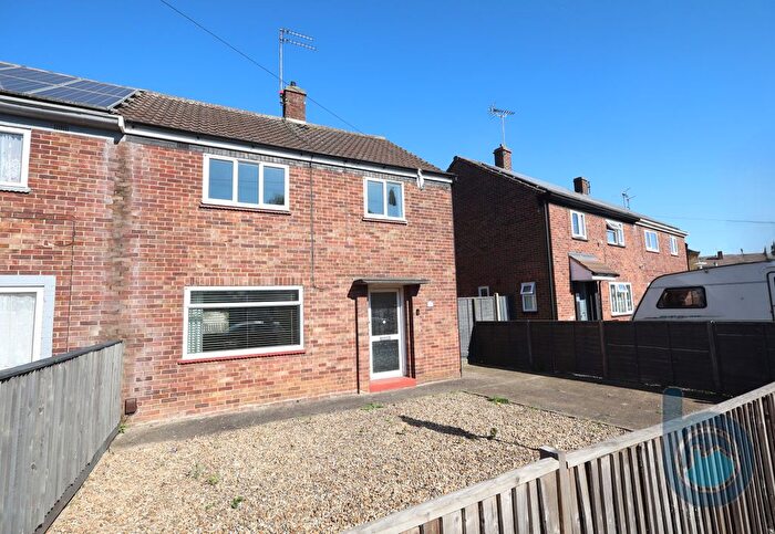 3 Bedroom Semi-Detached House To Rent In Richmond Avenue, Walton, Peterborough, PE4