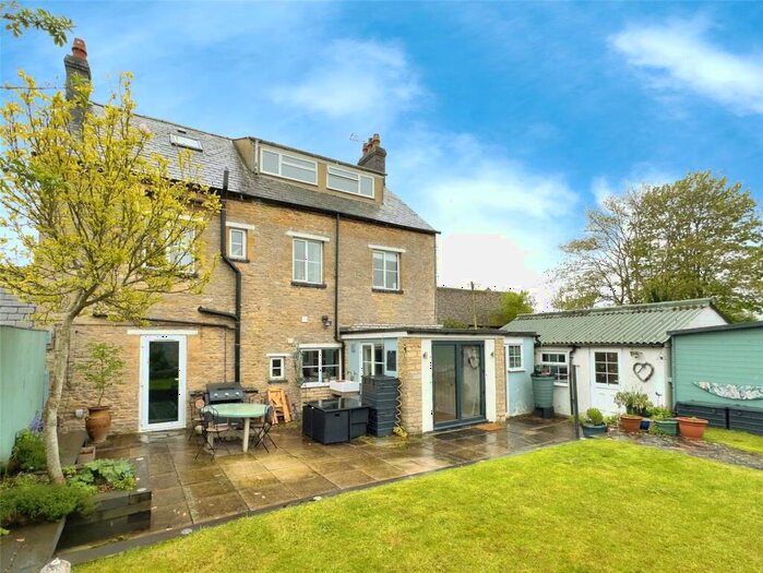 5 Bedroom Detached House For Sale In Carterton Road, Brize Norton, Carterton, Oxfordshire, OX18