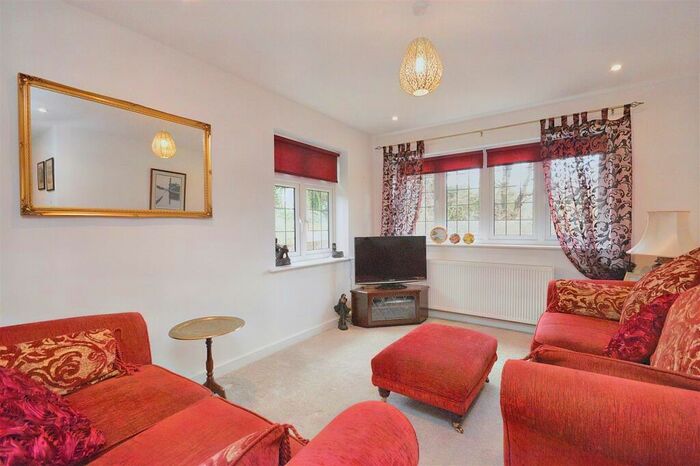 2 Bedroom Flat For Sale In Carlisle Road, Eastbourne, BN20