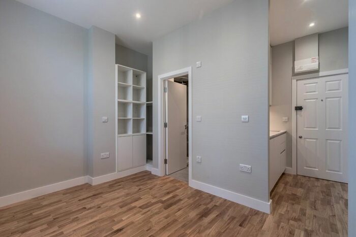 Studio To Rent In Saltram Crescent, London, W9