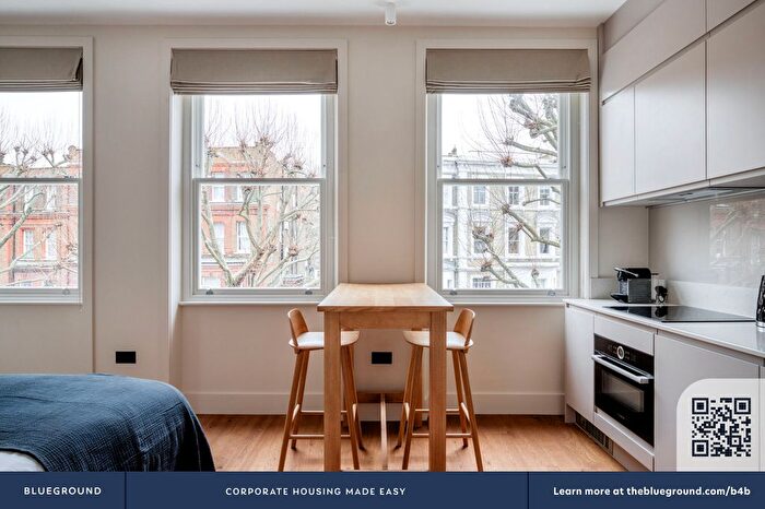 Studio To Rent In Earls Court, London, SW5