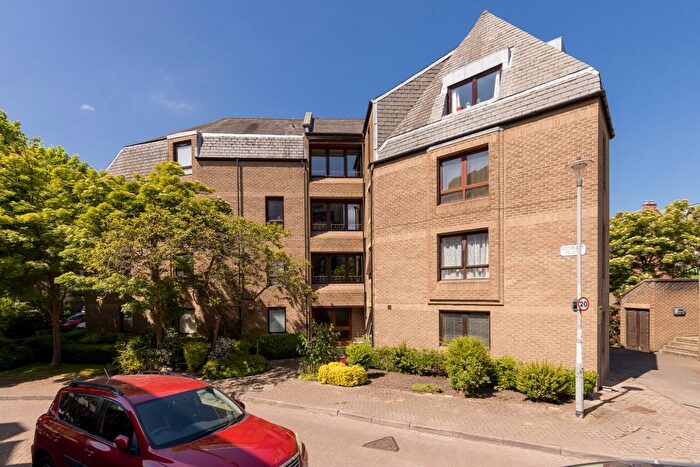 2 Bedroom Flat For Sale In / Sunbury Place, Belford, Edinburgh, EH4