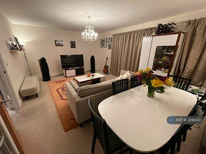 3 Bedroom Flat To Rent In Times Court, London, NW9