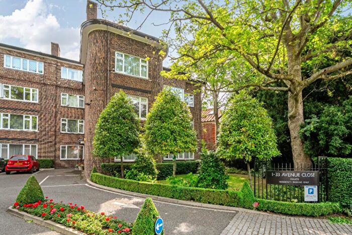 3 Bedroom Flat To Rent In Avenue Road, London, NW8