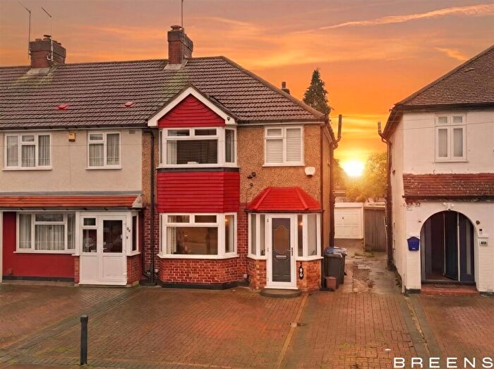 3 Bedroom House For Sale In Carterhatch Road, Enfield, EN3