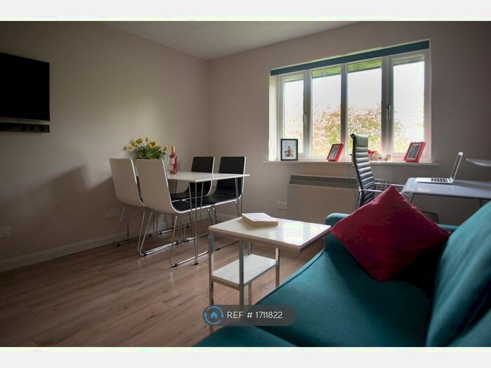 1 Bedroom Flat To Rent In Fairfield Close, Mitcham, CR4